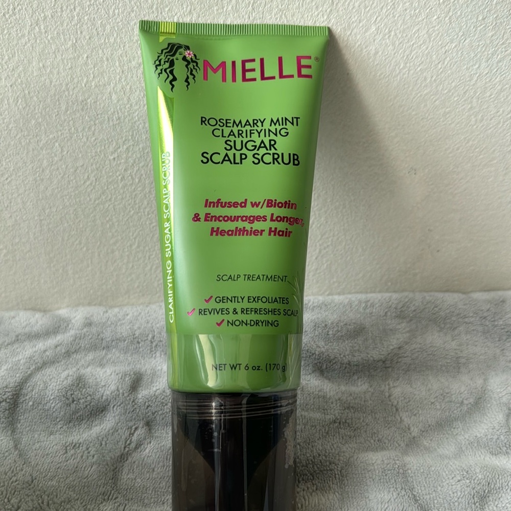 Brand New and Never Opened. Mielle Rosemary Mint Clarifying Sugar Scalp Scrub